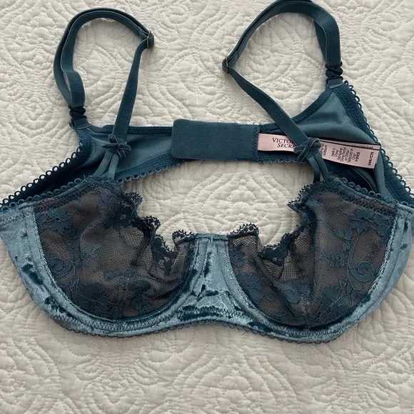 Victoria’s Secret Dream Angels 34B Push-up WO Padding Bra and PINK Cropp… - Picture 2 of 16